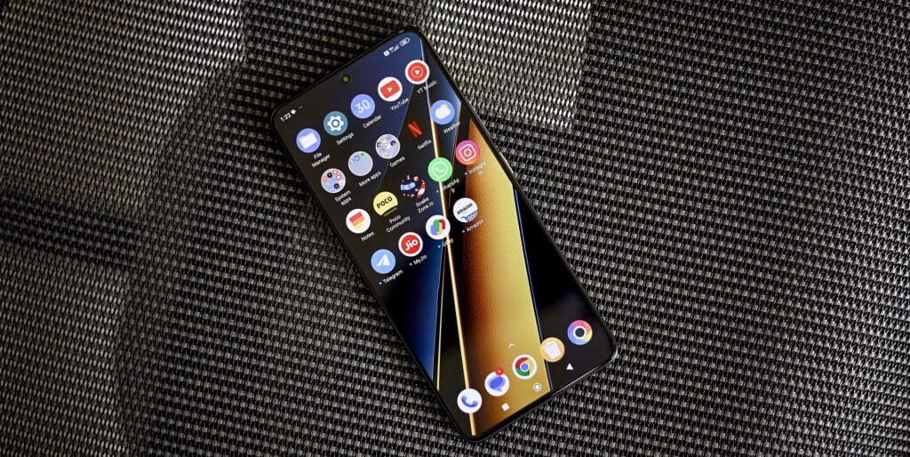 POCO X6 Pro Review – The Best Gaming Smartphone at ₹22,999 3 POCO X6 Pro Display
